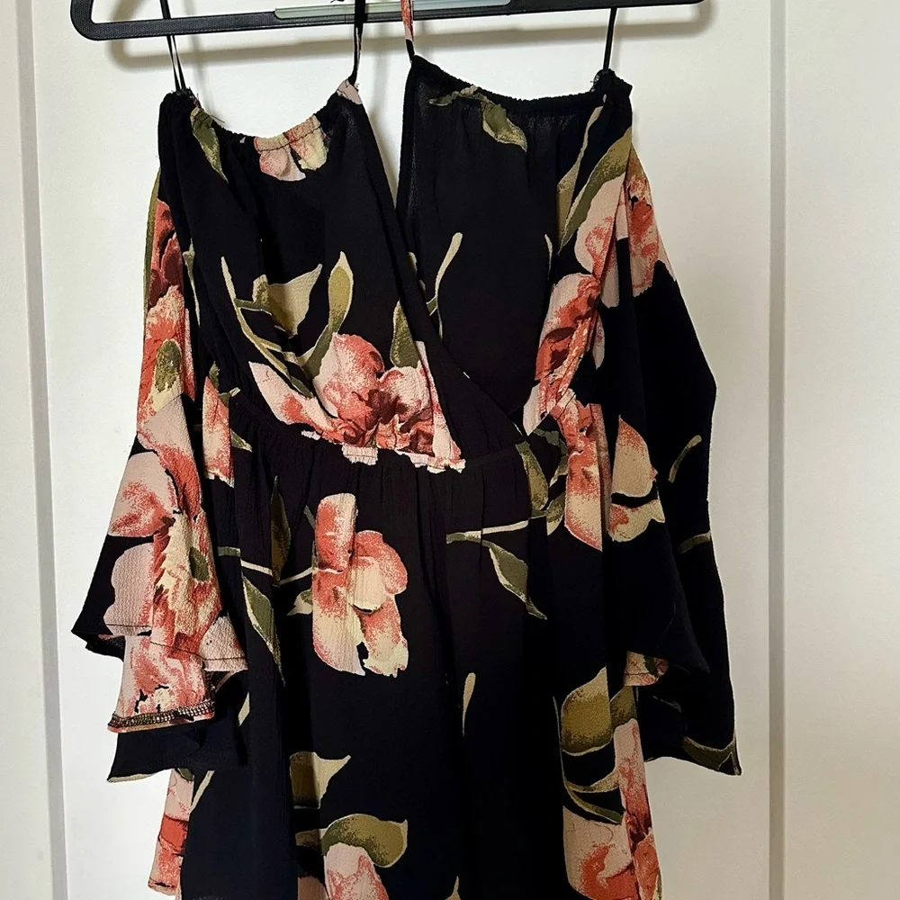 Luxxel Floral Off-Shoulder Romper - size S - Picture 2 of 8
